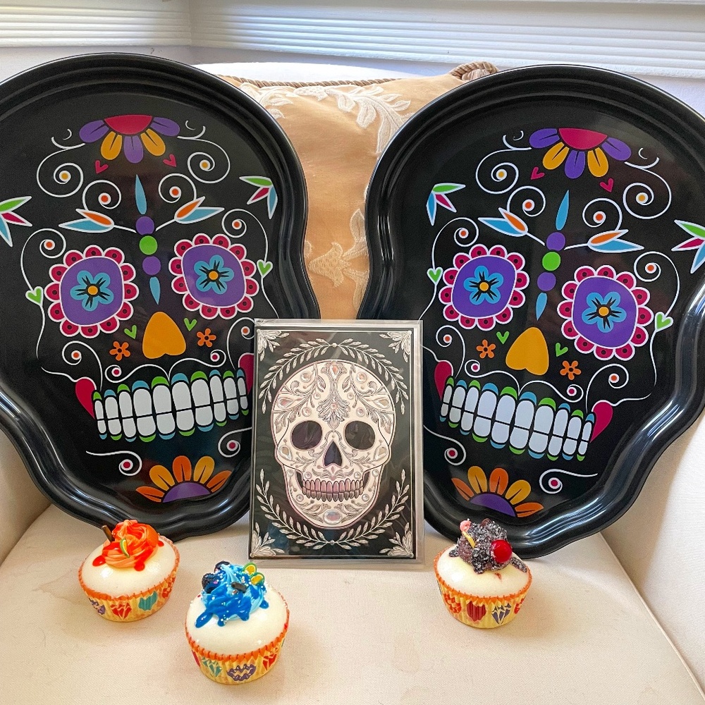 PRICE DROP!Festive Dias de los Muertos Sugar Skull Treat Trays +  Greeting Card!